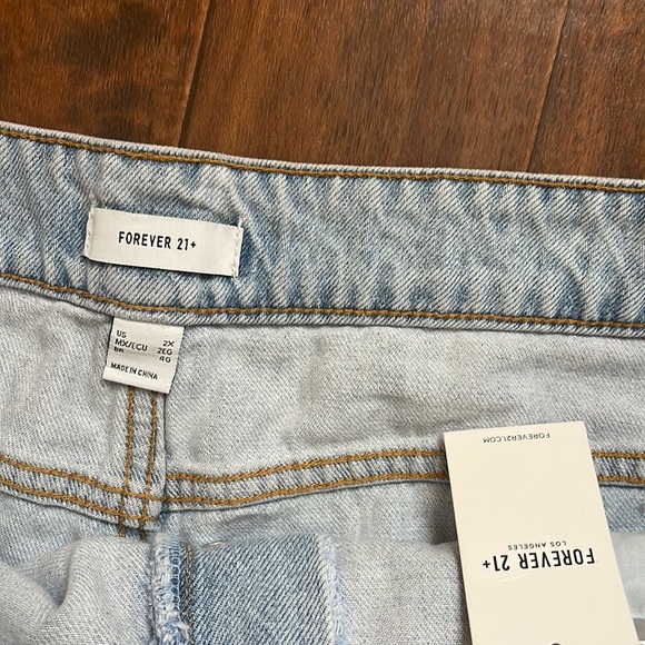 Forever 21 High Waist Light Denim Shorts - 2X - Picture 7 of 8